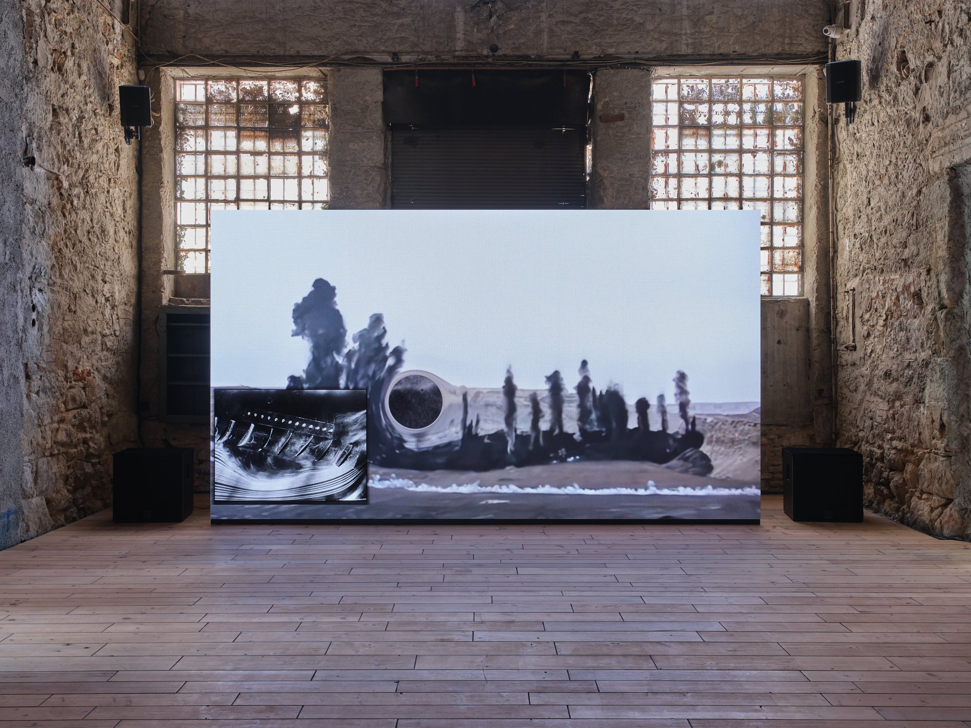 Leslie Thornton, Tunneling, 4K digital video on loop, colour, sound, Duration: 4 min. 35 sec, 2024.Installation view, Leslie Thornton, Tunnelling, Sylvia Kouvali, Piraeus, 2024.